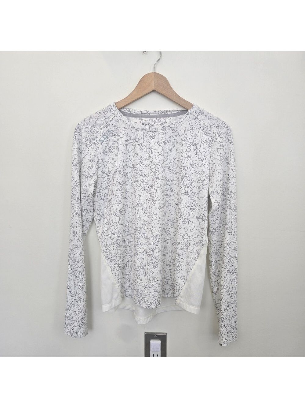 5.11 Tactical Women's 66023 PT-R White Catalyst Long Sleeve Top Size S - Picture 4 of 12